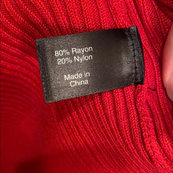 Red ribbed knit scoop neck sweater NWT plus gold button trim Lane Bryant - Picture 5 of 5